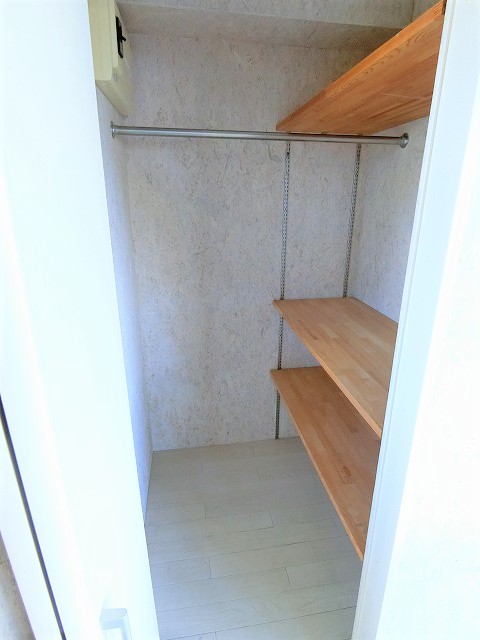 収納　写真は同建物の別部屋を参考に掲載しております。