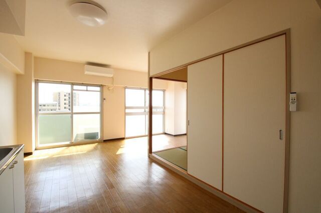 居室・リビング　※同建物の別部屋写真となります※現況優先※