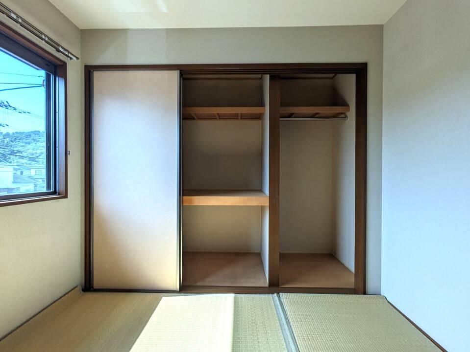 収納　押入れ