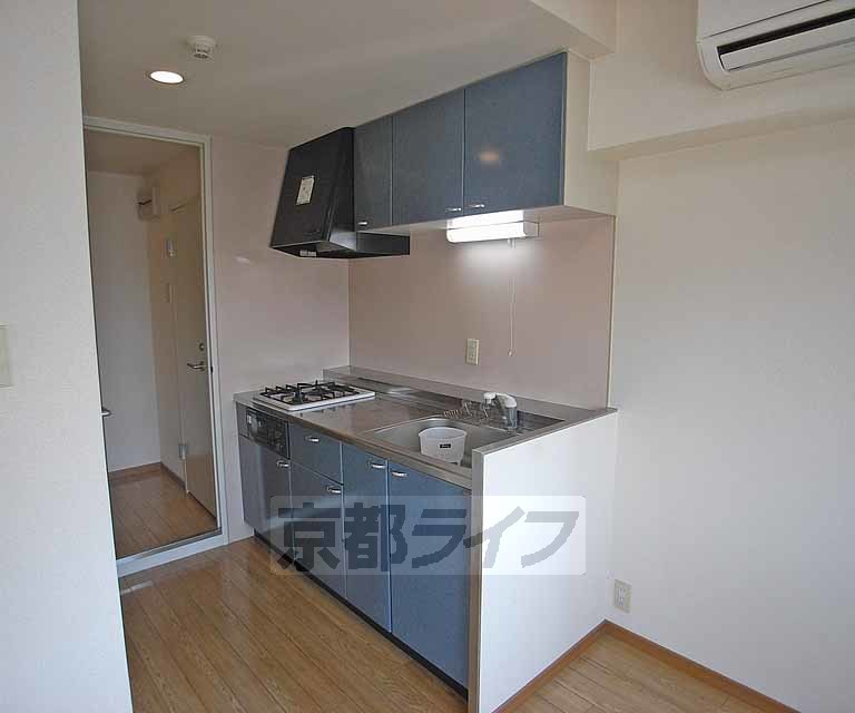 キッチン　しっかりしたシステムキッチン。