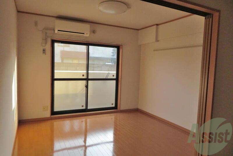 居室・リビング　広々としたお部屋で開放感いっぱいのリビングです