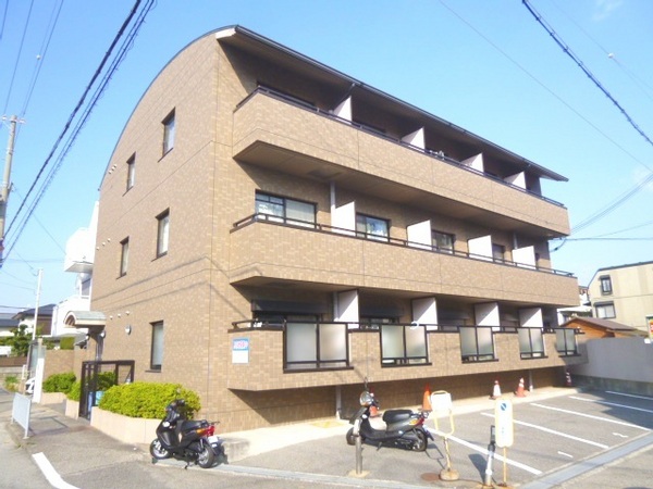 建物外観　テレビモニター付きインターホンついてます♪