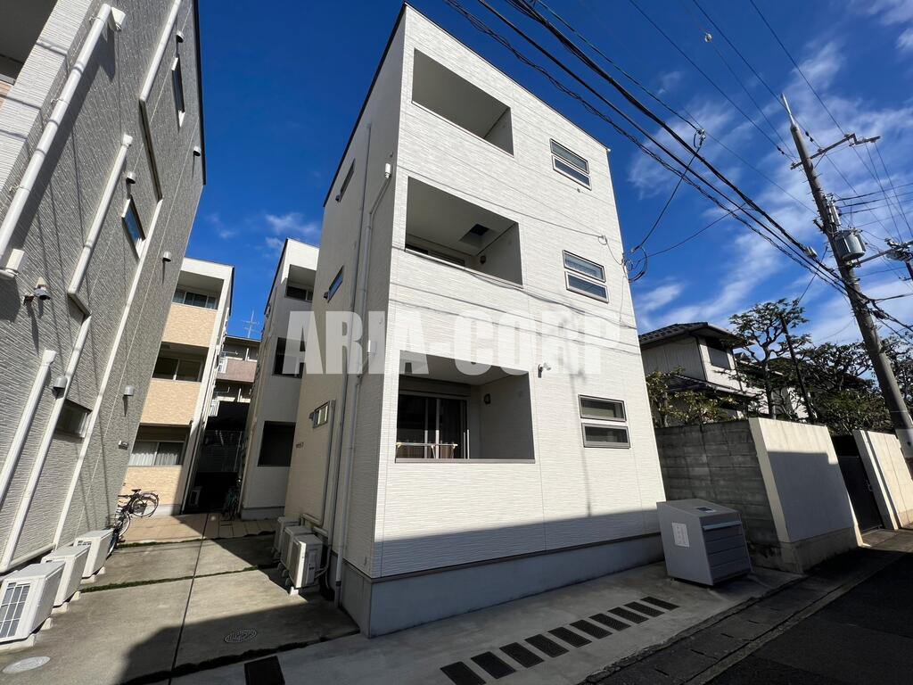 建物外観　2018年完成、大手ハウスメーカー施工デザイナーズアパート！