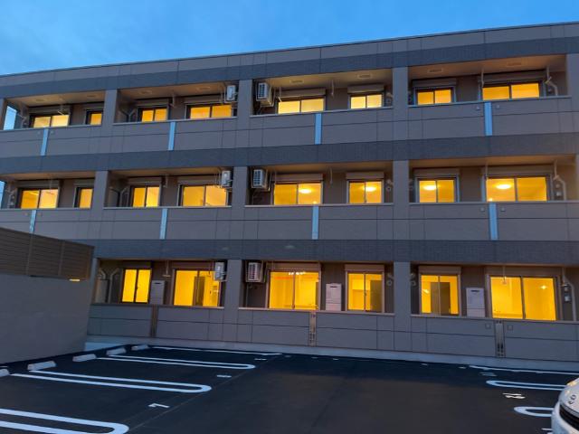 建物外観　外観写真（夜）