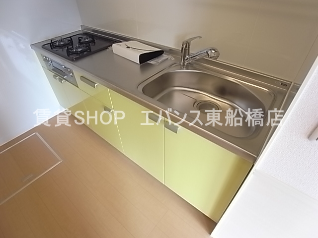 キッチン　コンパクトなキッチンで掃除もラクラク