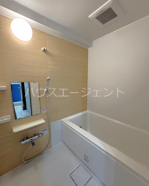 バス・シャワールーム　広くてキレイなお風呂で一日の疲れを癒やしましょう♪※参考画像