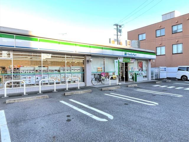 コンビニ　ファミリーマート南陽通六丁目店（コンビニ）まで552m