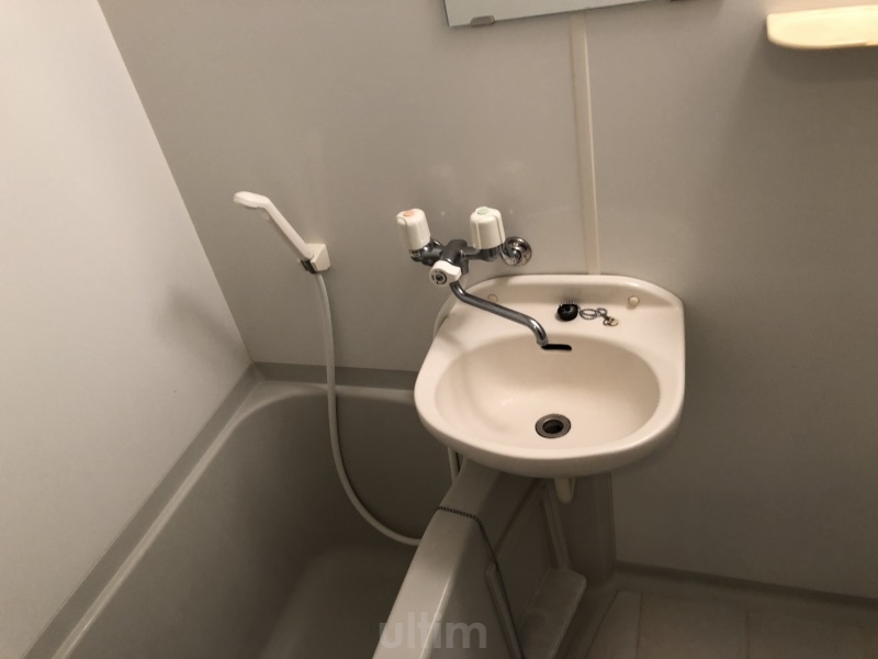 洗面設備　違うお部屋の写真です。ご参考までに