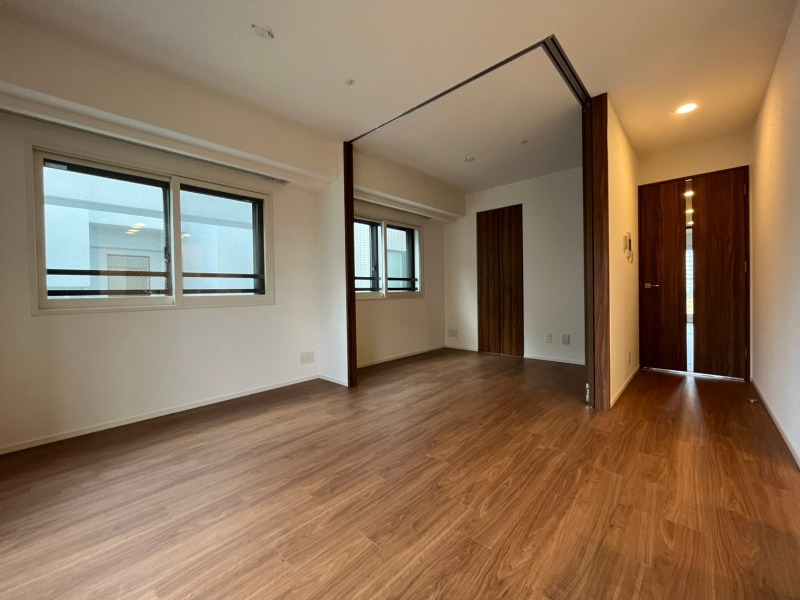 居室・リビング　広くてキレイなお部屋が広がっていて、充実した生活が送れそう。