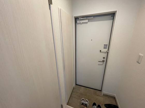 玄関　※別部屋の写真です