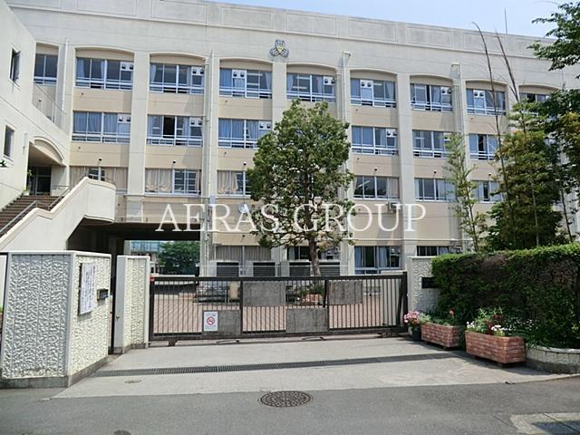 中学校　川崎市立西高津中学校（中学校）まで437m