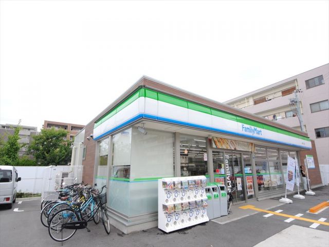 コンビニ　ファミリーマート 新森七丁目店（コンビニ）まで81m