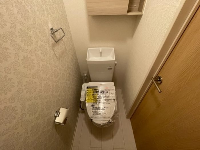 トイレ　※別号室の写真です。