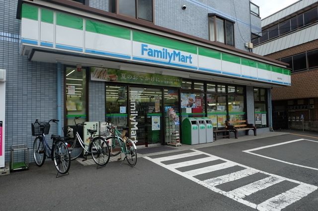 コンビニ　ファミリーマート保谷中町店（コンビニ）まで391m