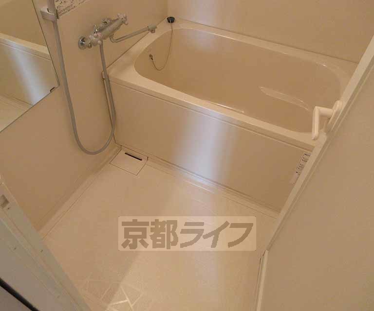 バス・シャワールーム　ゆったりとした浴室です！