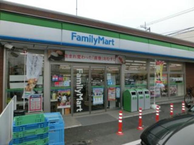 コンビニ　ファミリーマート横浜反町一丁目店（コンビニ）まで393m