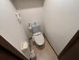 トイレ　こちらはトイレです。清潔感があり、安心して使用できます。