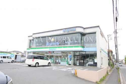 コンビニ　ファミリーマート浦安富士見三丁目店（コンビニ）まで243m