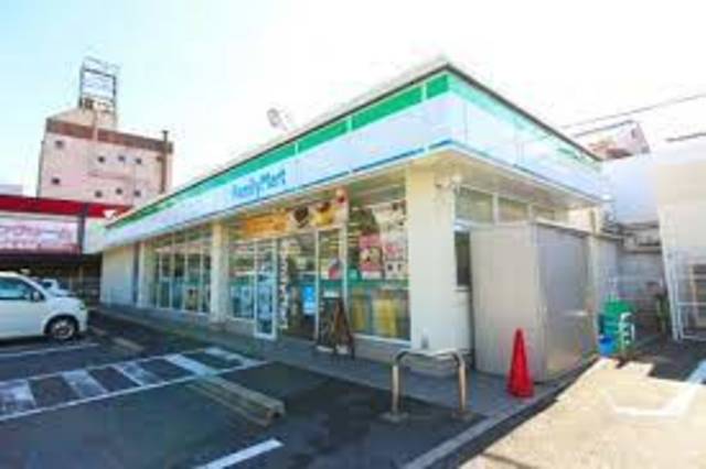 コンビニ　ファミリーマート京都深草フチ町店（コンビニ）まで222m