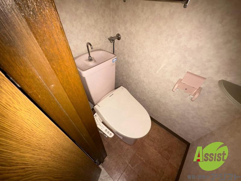 トイレ　こちらはトイレです。清潔感があり、安心して使用できます。
