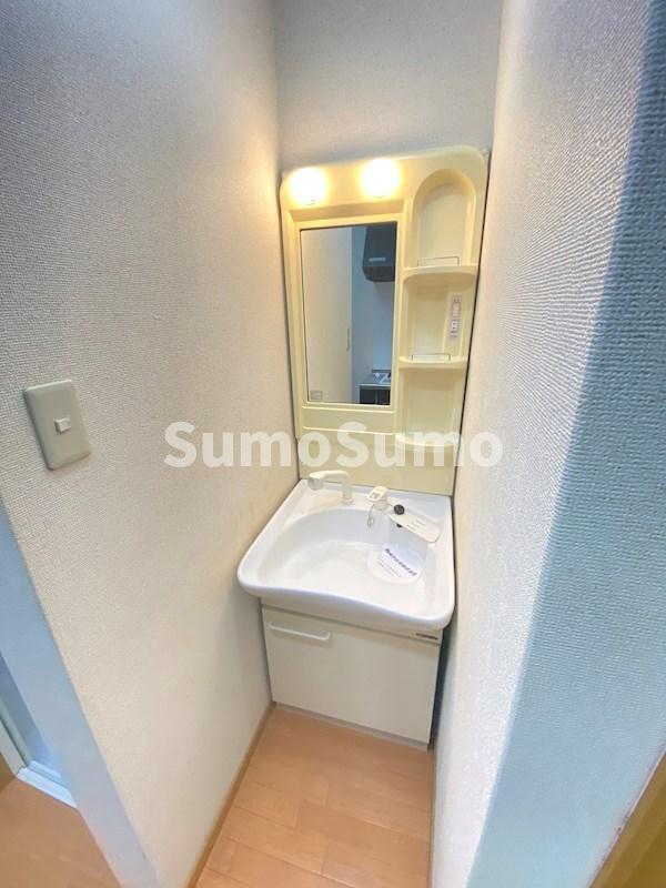 洗面設備　コンパクトで使いやすい洗面所