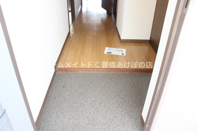 玄関　同型別部屋写真