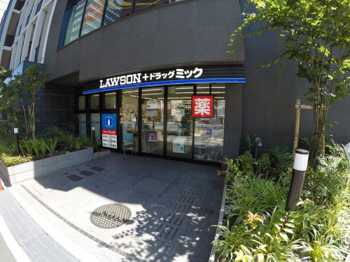 コンビニ　ローソン ドラッグミック江坂広芝町店（コンビニ）まで382m
