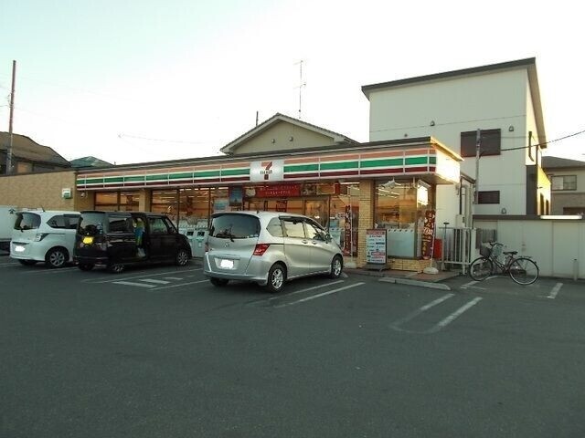 コンビニ　セブンイレブン伊奈内宿店（コンビニ）まで614m