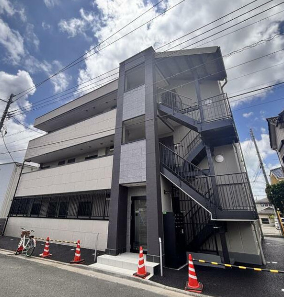 建物外観　不在時便利な宅配BOX付き♪