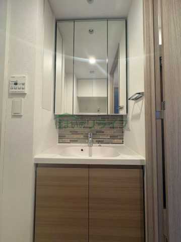 洗面設備　別部屋の参考写真です。
