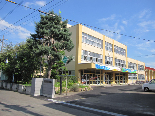 その他　札幌市立発寒南小学校（その他）まで199m