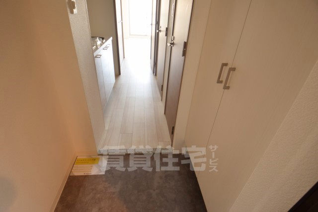 エスリード本町レジデンスの玄関写真