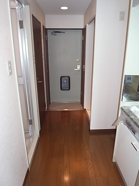 フォレスト西宮の玄関写真