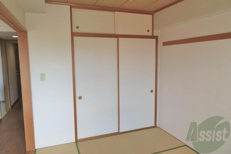 収納　和室には大き目の押入れが付いて収納もたくさん出来そうです。