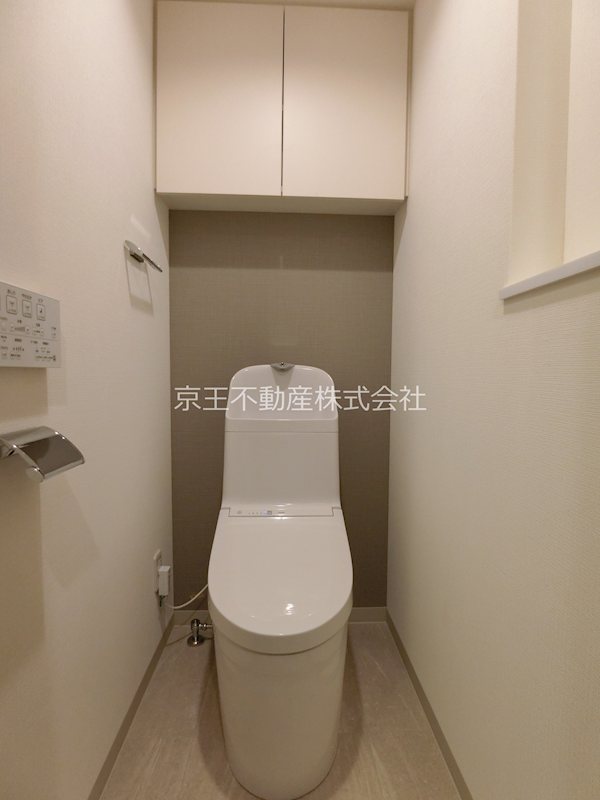 トイレ　温水洗浄便座付き