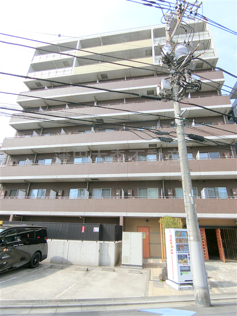 建物外観　2008年9月築　RC鉄筋コンクリート造地上8階建て1K 1