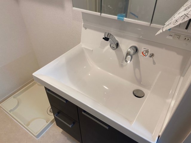 洗面設備　☆シャワー水栓型洗面台＆室内洗濯機置場あり。☆