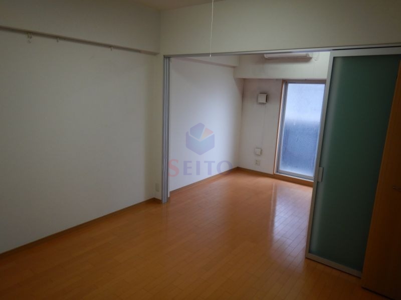 ONE ROOF FLAT FUKUSHIMAの居間写真