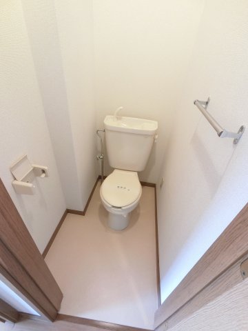 トイレ　※温水洗浄便座になります。