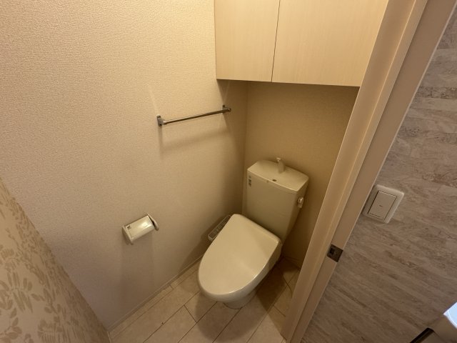 トイレ　シャワー付暖房便座