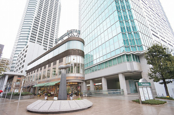 スーパー　クイーンズ伊勢丹白金高輪店（スーパー）まで294m