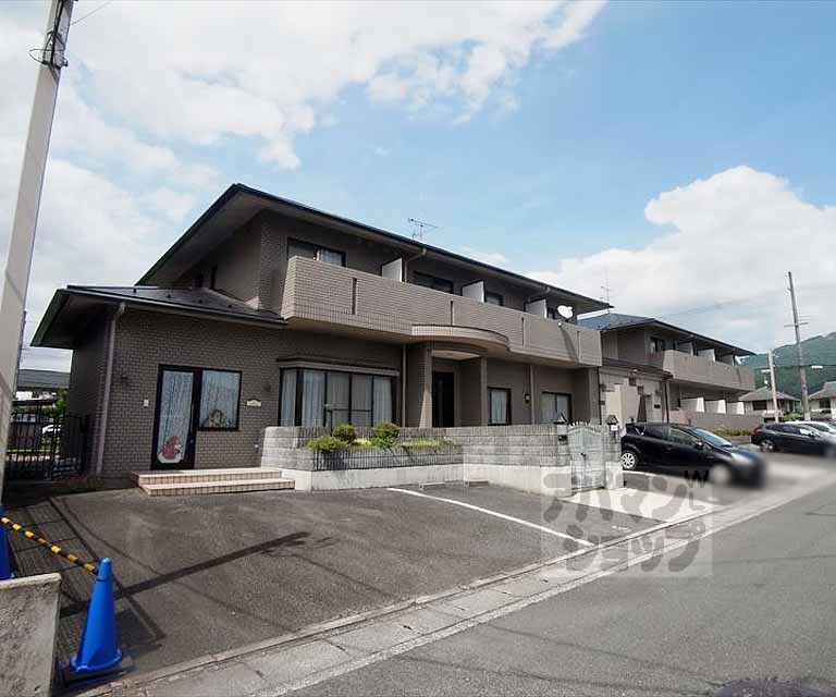 EAST・WEST WINGの外観写真