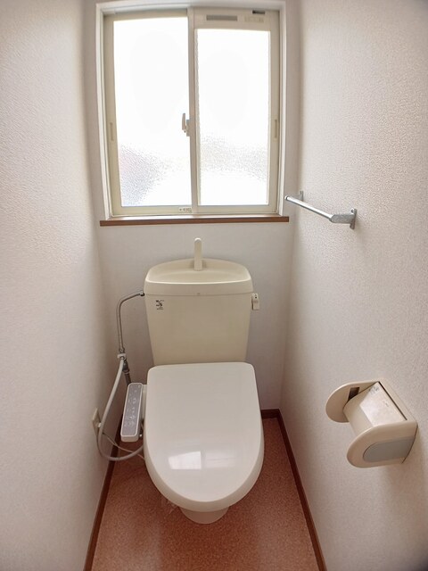 ウエストナウBのトイレ写真