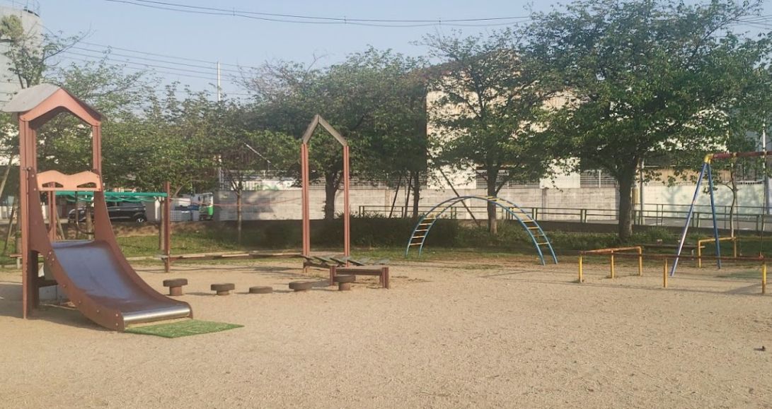 公園　平尾亥開公園（北）（公園）まで424m