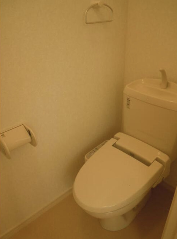 ＪＲ山手線 大崎駅 徒歩10分 2階建 築15年のトイレ写真