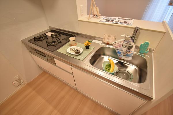 キッチン　同物件別室