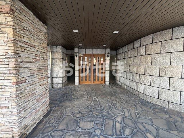 ブルーライン 阪東橋駅 徒歩1分 10階建 築24年の外観写真
