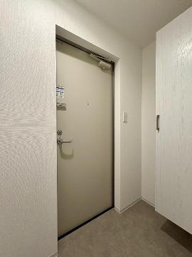 ジーメゾン名古屋中川グレイスの玄関写真