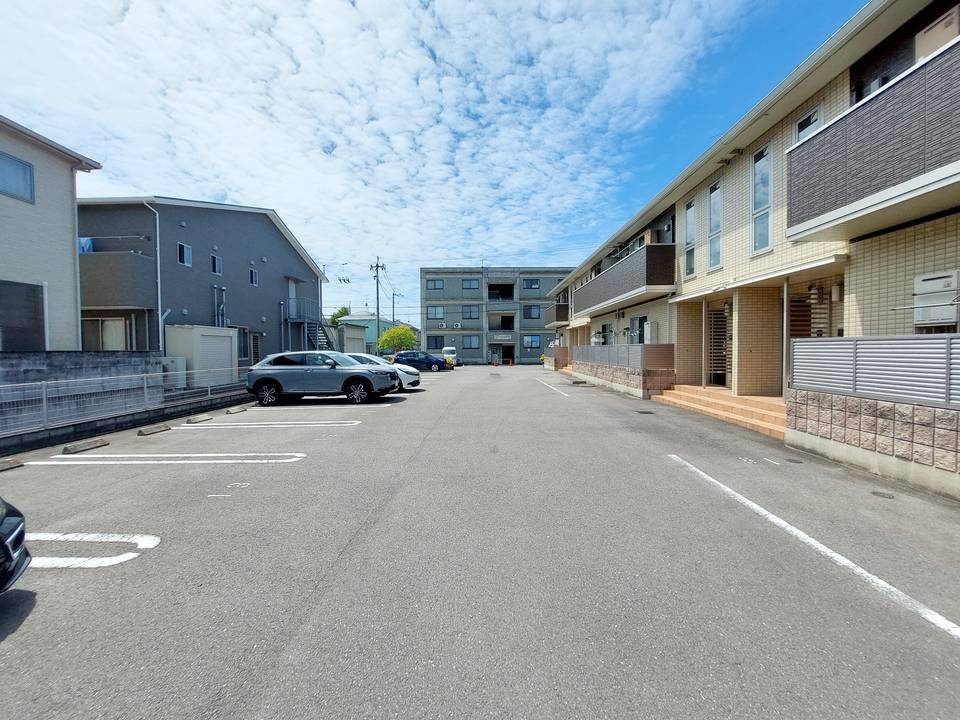 駐車場　駐車場