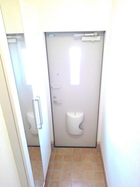 ロング シーダー Dの玄関写真